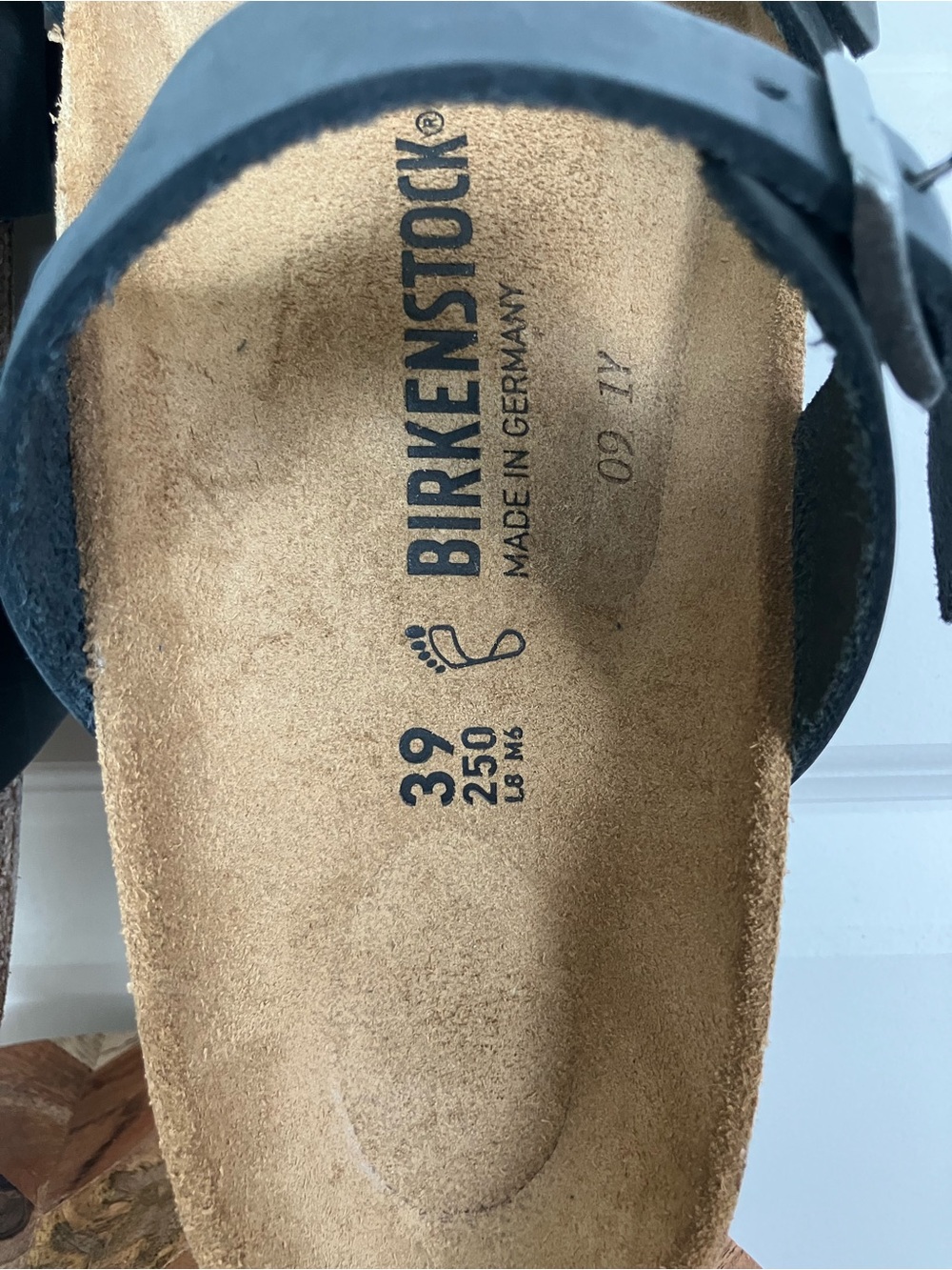 NEW Birkenstock Sierra Crosstown Sandals Women EU 39 US 8-8.5 Black 2026-715 - Picture 6 of 6